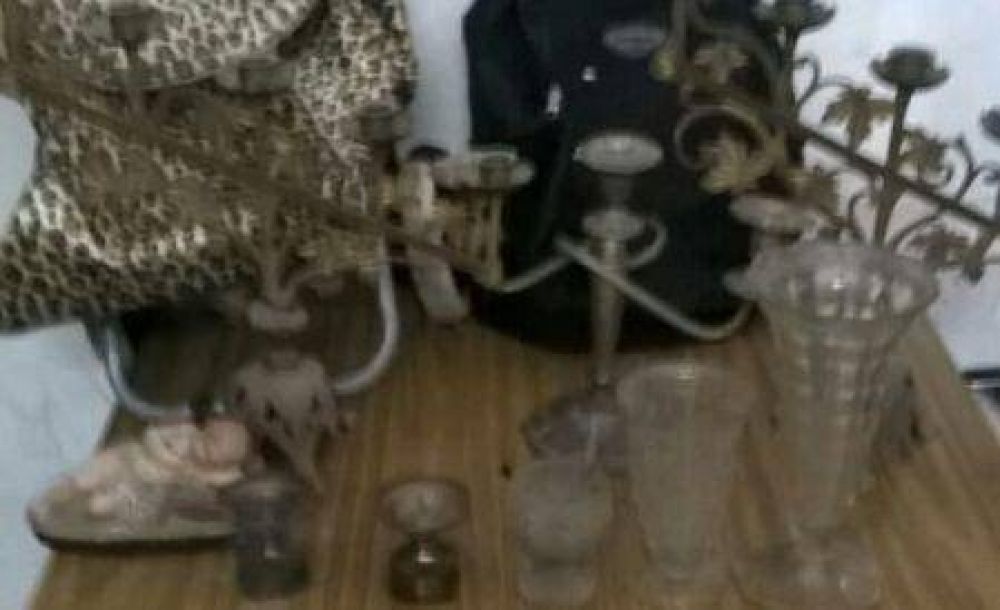 Cayeron en el cementerio las �mujeres del bronce�