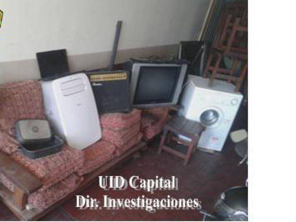 Doce detenidos por saqueos en viviendas de Capital