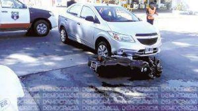 Dos motociclistas heridos al protagonizar sendos choques