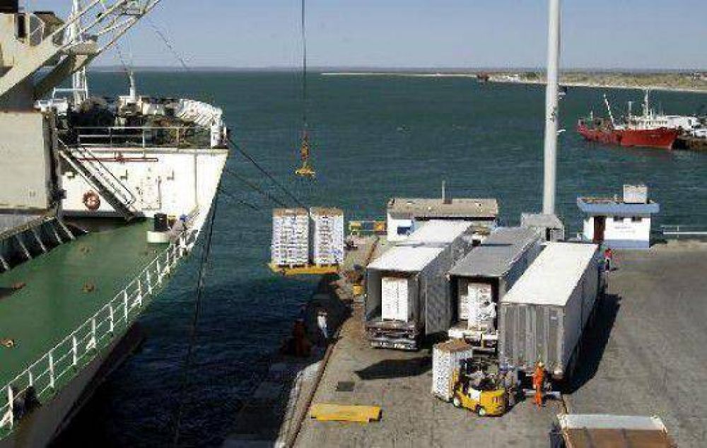 Reclaman una pol�tica efectiva para el transporte por agua