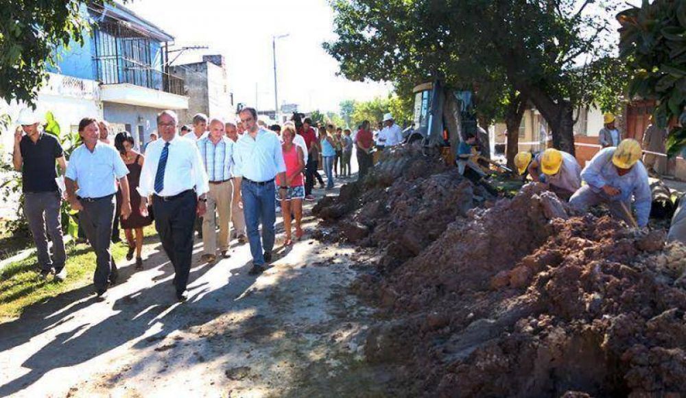 Plan ABRE: 6000 habitantes se beneficiar�n con las obras de cloacas en dos barrios de Santa Fe