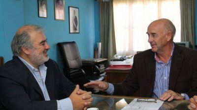 Zarate supervis� obras en Esquel y acord� con Williams la cesi�n de lote para un nuevo edificio escolar