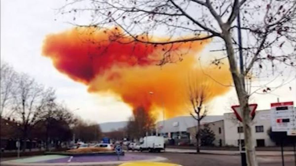 La explosi�n en una planta qu�mica deja bajo una nube t�xica a varios municipios de Barcelona