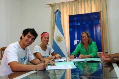 Aporte del Municipio para j�venes que construyen casas en el Alto 