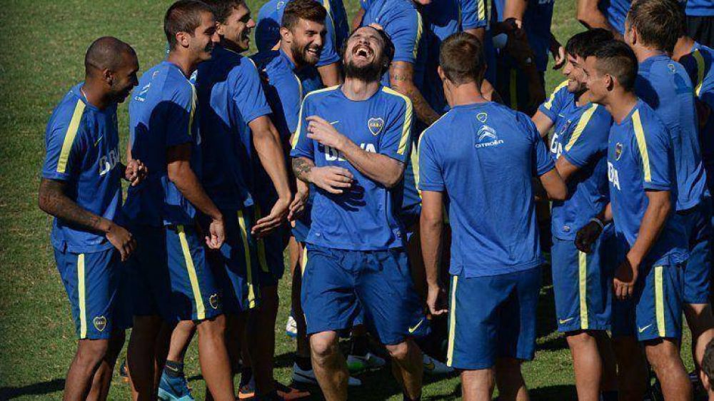 El particular recibimiento del plantel de Boca a Daniel Osvaldo
