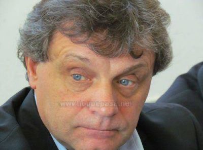Pulti se tom� licencia por una semana