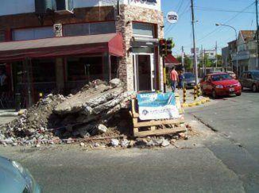 Pol�micas obras de bacheo en Bernal