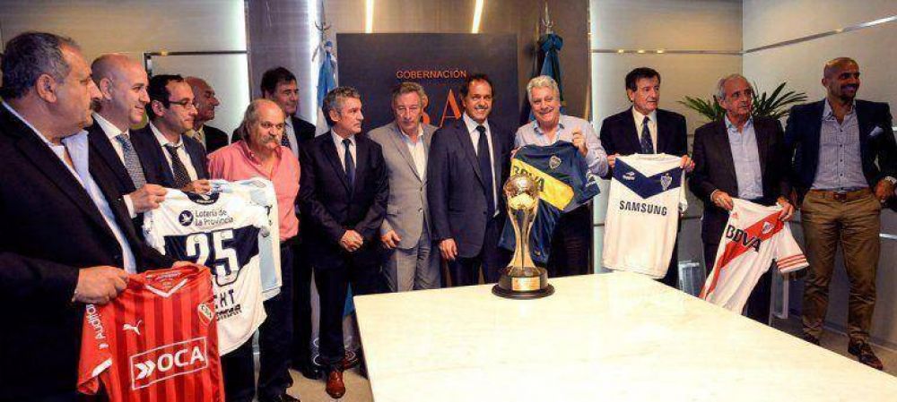 Scioli pag� a barras de Boca y River en el torneo de verano
