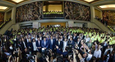 Scioli se mostr� con Mariotto y mantuvo silencio sobre la imputaci�n a Cristina