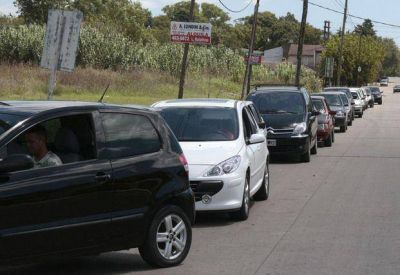 Largas colas y sin turnos hasta marzo para la VTV