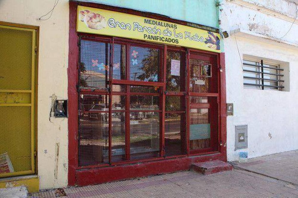 Dieron vuelta una panader�a para llevarse plata y la balanza