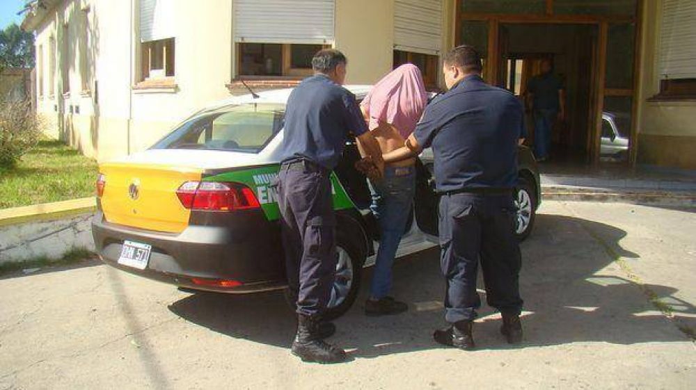 Sali� de la cancha y lo asaltaron en su casa