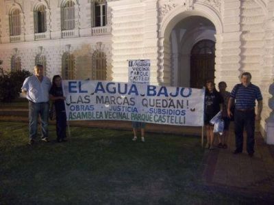 Tras una larga espera, asamble�stas se reunieron con el intendente Pablo Bruera