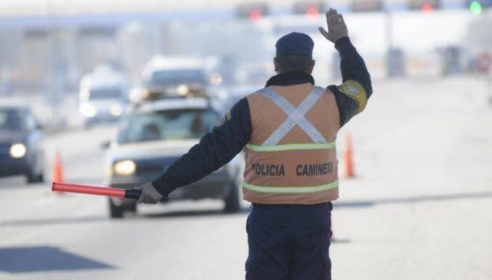 Lo detuvieron por intentar coimear a la Caminera con $ 150