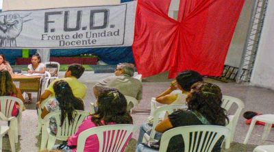 Un sector docente se reunir� hoy en asamblea