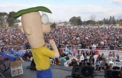 Ni�os salte�os festejan el cierre de las actividades de verano