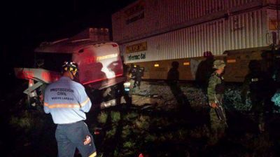Choque de tren y autob�s en M�xico: 18 muertos y 30 heridos