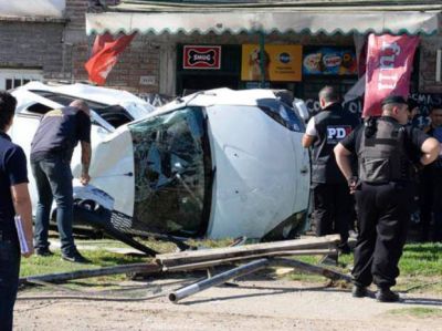 Manejaba muy veloz y mat� a dos mujeres que esperaban el colectivo