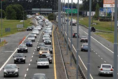Incesante ingreso de turistas por el fin de semana largo