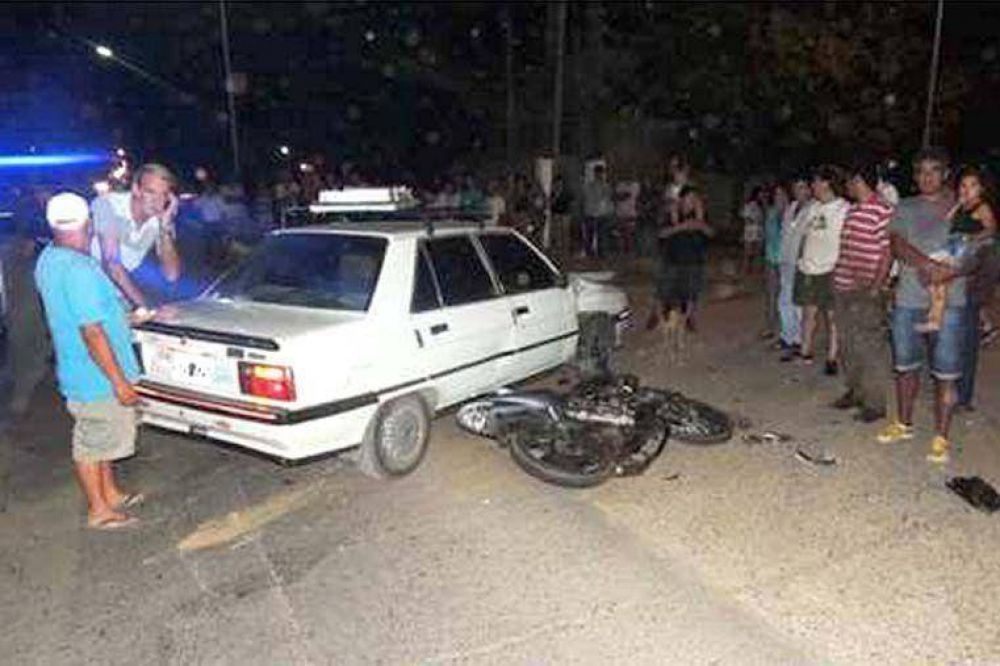 Muri� una mujer que choc� en moto