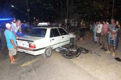Muri� una mujer que choc� en moto