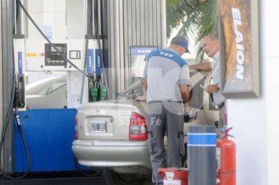 YPF aument� un 0,8% el precio de la nafta en Santa Fe