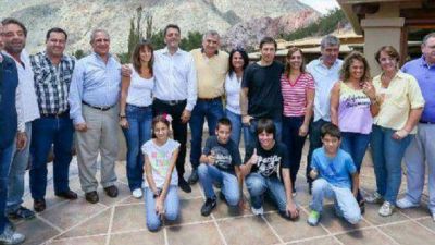 Cano festej� el carnaval en Jujuy junto a Massa, Morales y Naidenoff