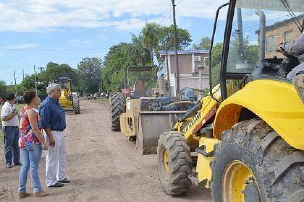Fabin Ros coordin un amplio operativo para recuperacin de la infraestructura pblica en el barrio Santa Mara