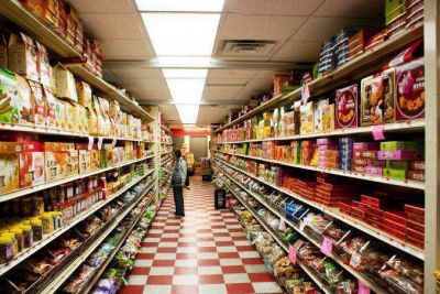 Los supermercados chinos denuncian a intendentes opositores por boicotear el plan 