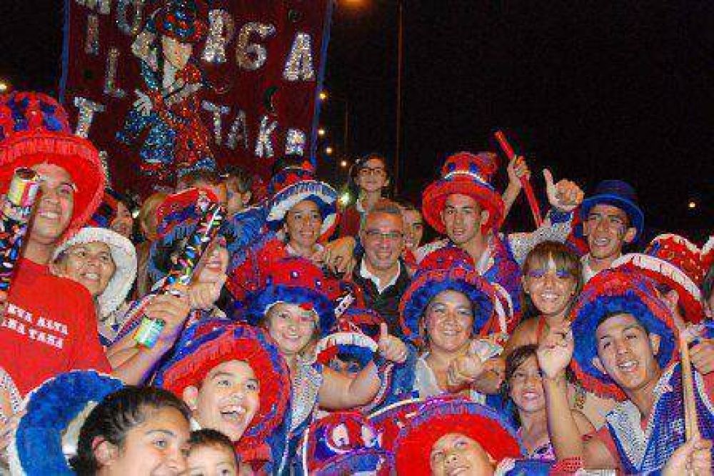 Tigre se ti�� de color en la primera fecha del Carnaval del R�o  