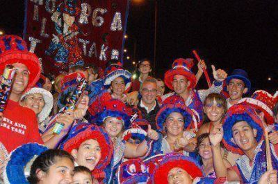 Tigre se ti�� de color en la primera fecha del Carnaval del R�o  