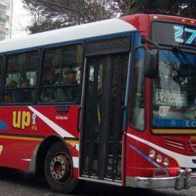 Peat�n grave al ser atropellado por el 273 en pleno centro