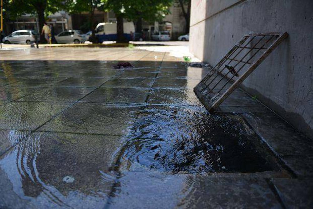 M�s quejas por el agua que fluye en 10 y 51