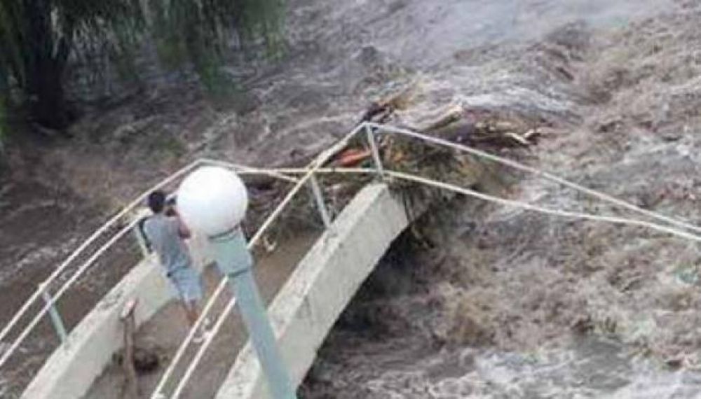 Sierras Chicas vivi� 15 horas bajo el agua