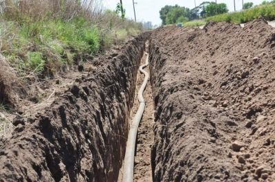 Ejecutan conducto principal de agua en la AU