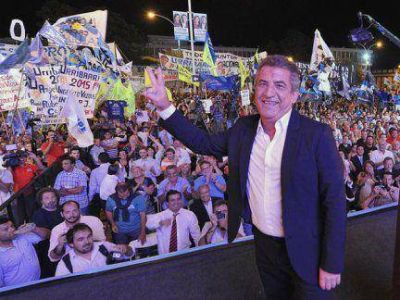Fuerte defensa de Urribarri a la Presidenta ante los �momentos destituyentes� en el pa�s