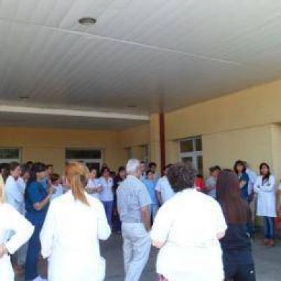 Los m�dicos exigen entre 5 y 6 mil pesos de aumento salarial