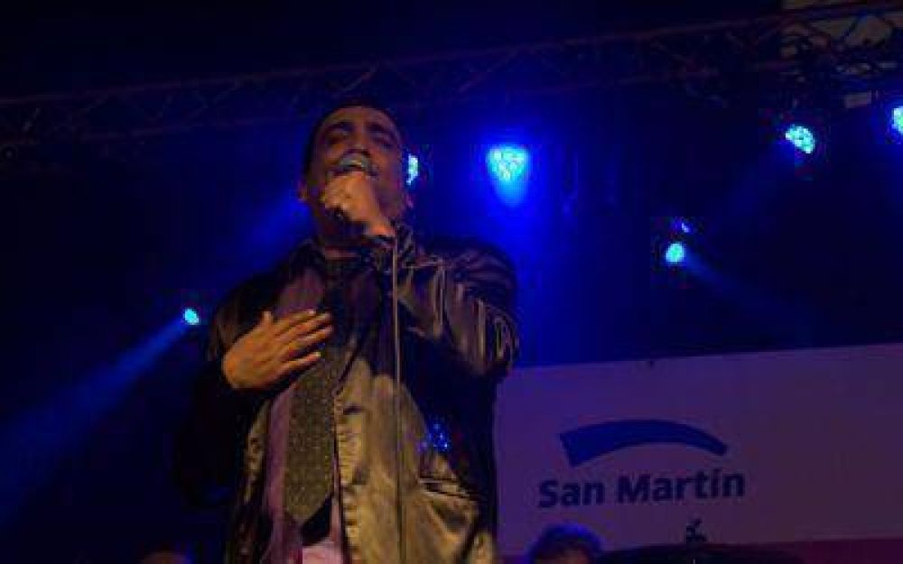 San Mart�n bail� al ritmo de La Nueva Luna