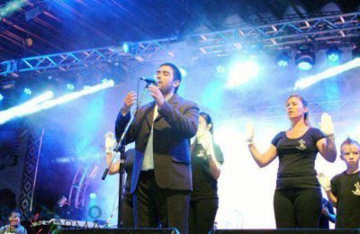 La fiesta grande de Baradero tuvo su cierre con Valeria Lynch