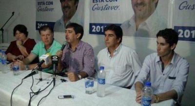Gustavo desembarc� en S�enz Pe�a y dijo que no importan los nombres de la f�rmula