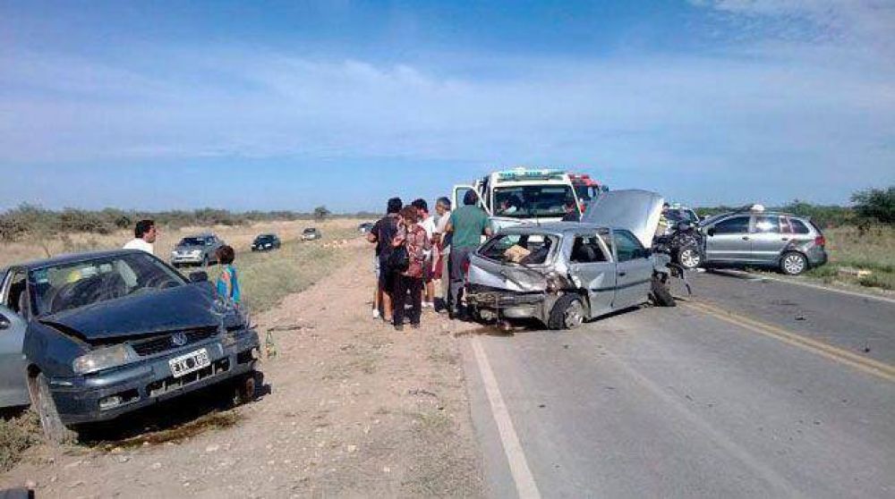 Seis heridos en un triple choque en La Adela