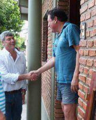 Buryaile, Olivera y Z�rate, en los barrios
