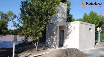 Avanza la construcci�n de sanitarios p�blicos y asadores en la costanera de Patagones 