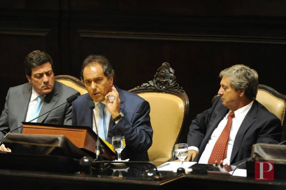 Con una Legislatura agitada por los movimientos de bloque, Scioli se prepara para su ltima apertura de sesiones