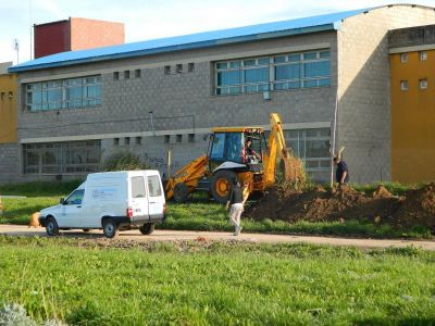 OSSE realiza remodelaciones sanitarias integrales en escuelas provinciales
