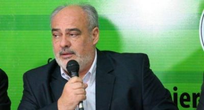 Colombi habl� de aumentos y gremios recordaron Paritarias