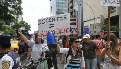 Los docentes debaten desde hoy la oferta salarial