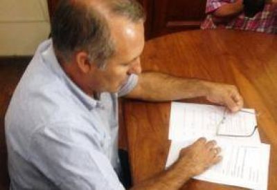 Reductores de velocidad, gr�a y cajas, reclamos de Manchone que nunca fueron atendidos