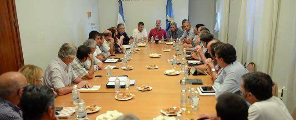 Buzzi asistir� al acto que encabeza hoy Cristina en Atucha