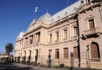 Buscan reglamentar negociaciones colectivas